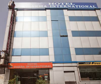 https://imgcld.yatra.com/ytimages/image/upload/t_hotel_yatra_city_desktop/v1391033666/Domestic Hotels/Hotels_Delhi/Hotel Dakha International/Facade2~65.jpg